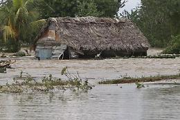 Circa 120.000 sfollati a Cuba dopo il passaggio dell'uragano Melissa