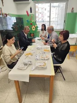 A tavola per la qualit&agrave;: genitori, sindaco e dirigente valutano la mensa dell'infanzia