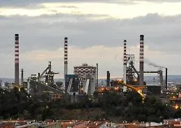 Scontro sull'ex Ilva, i sindacati: il governo vuole chiuderla; cassa integrazione verso quota 6.000