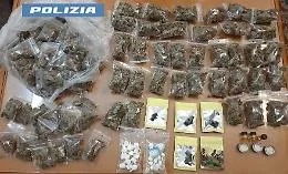 Bloccati a Cibali con uno zaino stracolmo di droga di tutti i tipi: arrestati due fratelli catanesi