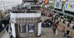 Caro voli per Natale, istruzioni per l'uso: ecco le tariffe reali delle principali destinazioni. Milano-Catania il pi&ugrave; costoso