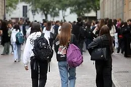 Leggono poco, non fanno sport e lasciano presto la scuola: i dati allarmanti sugli adolescenti "a rischio" in Sicilia