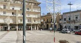 Bimbo di otto anni trovato morto in casa, il cadavere della madre scoperto in mare alcune ore prima: shock in Salento 