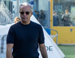 Siracusa, contestazione a Ricci allo sbarco a Messina