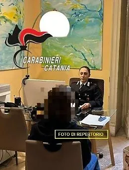 Con il braccialetto elettronico continuava a perseguitare l'ex moglie: arrestato a Misterbianco