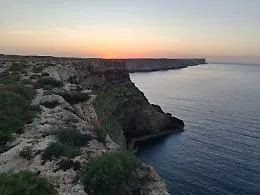 Lampedusa, stretta contro l'occupazione abusiva: sequestri e denunce per cinque ambulanti