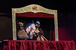 Don Chisciotte: il cavaliere di latta tra burattini, musica e sogni