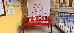 Montemaggiore Belsito, panchina rossa e creativit&agrave; degli studenti contro la violenza sulle donne