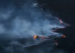 "Etna", il libro del fotografo Massimo Siragusa racconta il vulcano. "La sua identit&agrave; &egrave; il cambiamento"