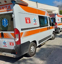 Parto precipitoso, e a lieto fine, in ambulanza del 118 poco prima di arrivare al Cannizzaro