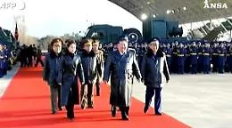 Corea del Nord, Kim Jong Un&nbsp; accompagnato sempre pi&ugrave; spesso dalla figlia Ju Ae: sar&agrave; lei a succedergli al vertice del potere politico e militare? 