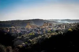 Ferla modello di sostenibilit&agrave;: raccolta differenziata al 76,57% e prima Comunit&agrave; energetica rinnovabile della Sicilia

