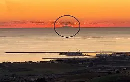 Da Agrigento la sagoma di Pantelleria: l'effetto che rende visibile ci&ograve; che &egrave; impossibile vedere