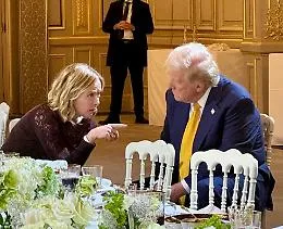 Meloni: &laquo;Nessuna incrinatura nei rapporti con gli Usa&raquo;. Ed &egrave; in linea con Trump: &laquo;L'Europa deve difendersi da sola&raquo;