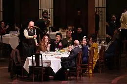 La Scala apre con "Lady Macbeth del distretto di Mcensk": la diretta 4K su Rai 1, gli ospiti del palco reale e il flash mob