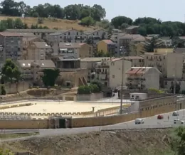 Spogliatoi incustoditi al S. Ippolito, giocatori derubati mentre disputavano un match