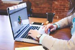 Le aziende ripensino alle condizioni del lavoro per far restare i giovani
