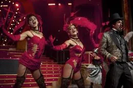 Da Floridia a Roma: Raffaele Rudilosso conquista il Sistina come Baby Doll in Moulin Rouge