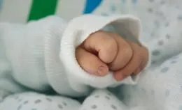 &Egrave; nata una bambina a Lipari: non accadeva da tredici anni, l'isola in festa