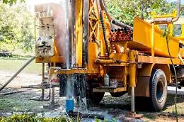 Pozzi trivellati abusivamente e carenze igienico sanitarie: sanzionato un autobottista