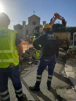Perdita di gas a un incrocio, ripristinata la tubazione ma il semaforo &egrave; ancora spento