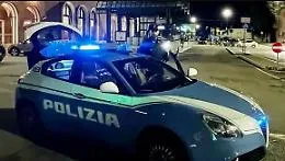 Aggressione choc in centro a Montecatini: uomo pestato e accoltellato davanti ai passanti