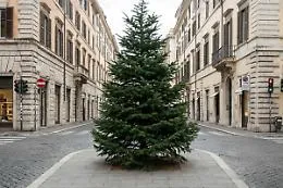 Natale a luci spente: la festa per chi non fa festa