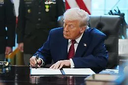 &ldquo;Fasi finali&rdquo; o nuova impasse? Dentro al tavolo Trump&ndash;Zelensky di Mar‑a‑Lago e alla vera posta in gioco