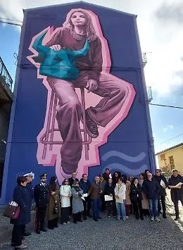 Andrea Buglisi "regala" a Gangi  il murale dell'identit&agrave;