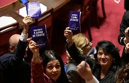 Fiducia sulla Manovra, corsa contro il calendario: governo blinda il testo alla Camera, opposizioni al contrattacco
