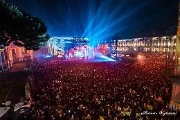 Capodanno in Sicilia, tutti gli appuntamenti gratuiti nelle piazze. Diversi big della musica italiana in concerto, dj set e fuochi