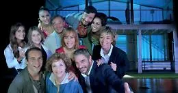 "A casa tutti bene" arriva a teatro: il debutto in regia di Gabriele Muccino