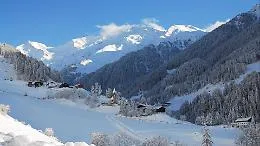 Alto Adige, valanga mortale: travolto un uomo, la moglie illesa