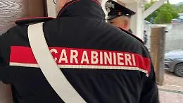 Prete accoltellato in pieno centro a Modena: si indaga per tentato omicidio