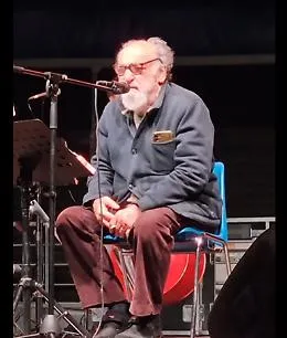 Caldaia guasta in teatro: il pubblico, infuriato, trova per&ograve; una soluzione per Alessandro Haber