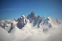 Valanga travolge quattro escursionisti nel Cuneese: un morto, due persone in gravi condizioni. Soccorso alpino sul posto