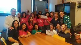 Onde Rosa consegna il ricavato della camminata solidale e in Oncologia acquistano attrezzature per l&rsquo;assistenza sanitaria