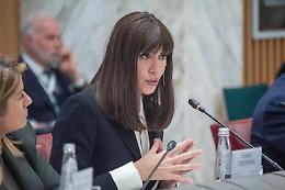 Accesso a Medicina, Bernini difende la riforma ma ammette criticit&agrave; per una materia