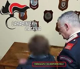 Violento in casa con i genitori: arrestato 40enne ad Acireale
