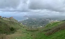 Ad Erice una scintilla accende la baita del Cai: Sentiero Italia, montagnaterapia e cura del paesaggio