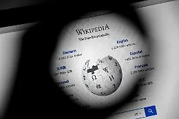 Wikipedia a 25 anni: l&rsquo;enciclopedia che ha reso il sapere un&rsquo;opera collettiva (e imperfetta)