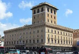 Le visite al partito, i viaggi in business e i rimborsi "anche per le spese fitness e lavanderia": cosa c'&egrave; nelle indagini sul Garante della Privacy