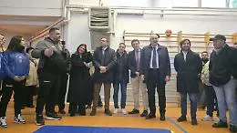 Sindaco e assessori allo Zen, visita nella palestra della scuola "Falcone"