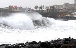 Sicilia sotto assedio del maltempo: allerta rossa sulla riviera Jonica, scuole chiuse e venti di burrasca