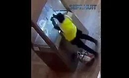 Il colpo del secolo al Louvre: c'&egrave; il primo video dei banditi in azione