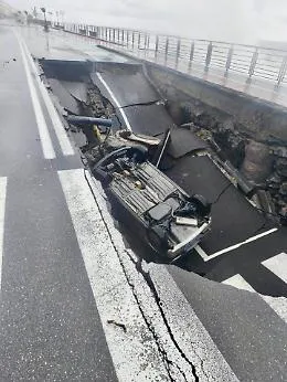 Auto dentro voragine a Santa Teresa di Riva, Cocina: &laquo;Per fortuna non ci &egrave; scappato il morto, l'anziano &egrave; stato imprudente&raquo;