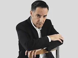 Enigma con Peppino Mazzotta: il genio contro l'ipocrisia