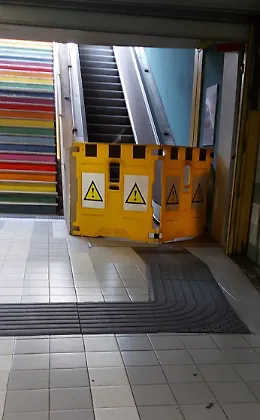 Scala mobile alla stazione metro Borgo: la risalita &ldquo;solo per temerari&rdquo;