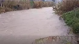 Allerta Anapo: fiume in piena. Il sindaco: &laquo;Salite ai piani alti&raquo;