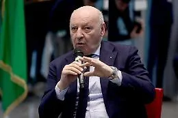 Inter e Juve rivali in campo, "alleate" dietro la scrivania: perch&eacute; il Napoli resta "azzoppato" nella campagna acquisti